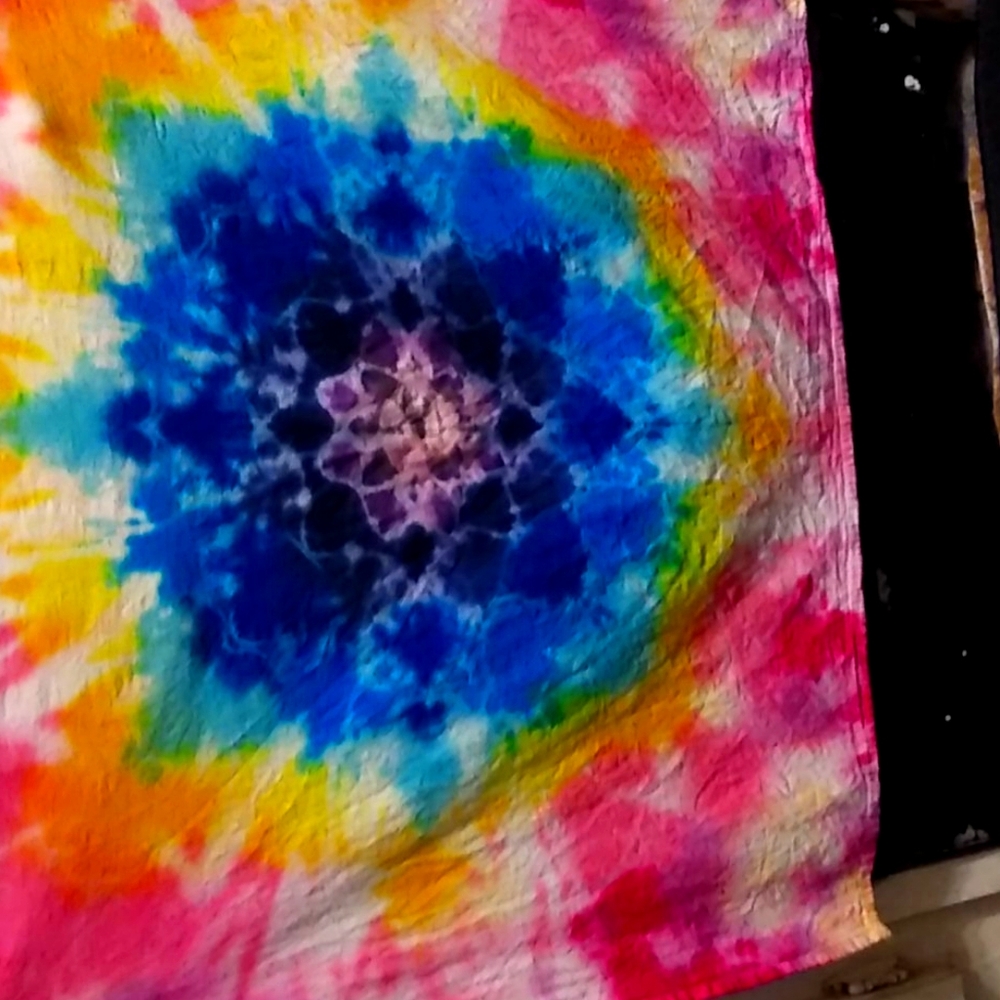 TYE-DYEF TAPRESTY